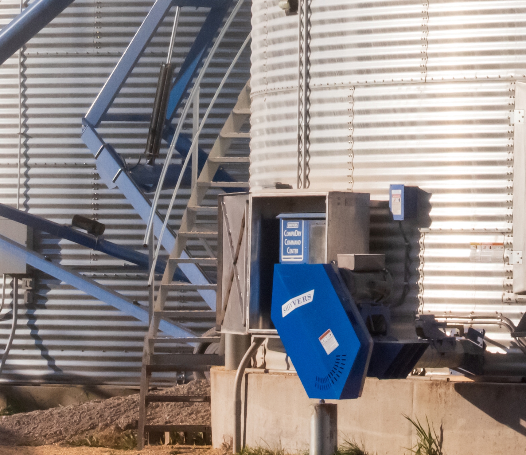 Shivvers0560_crop Shivvers CompuDry Command Center on a Grain Storage Bin | Shivvers